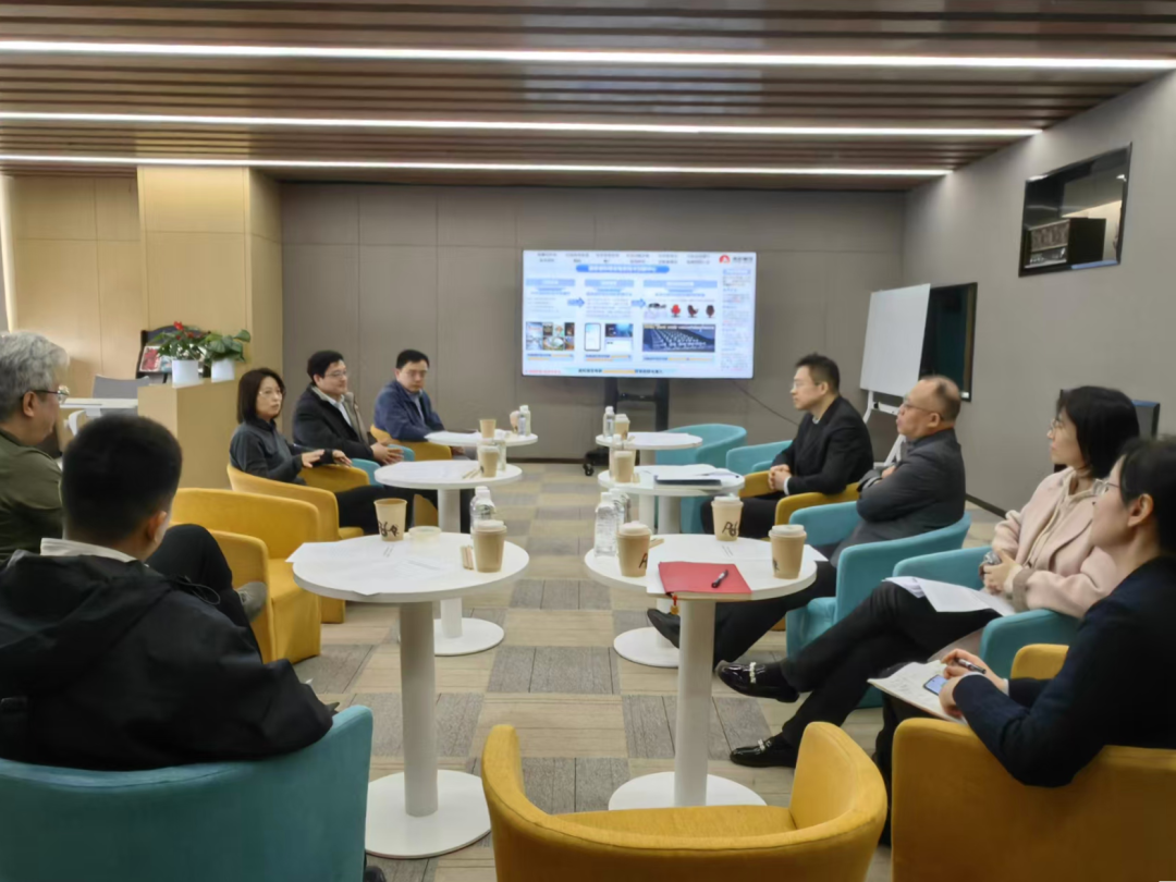 貫徹“XR產(chǎn)業(yè)創(chuàng)新中心”建設(shè)戰(zhàn)略布局，西投控股赴西部電影集團有限公司座談交流