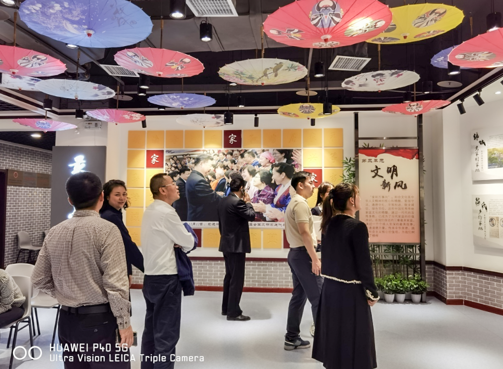 公司固定收益部黨支部、投行業(yè)務(wù)部黨支部、綜合事務(wù)部與金融（產(chǎn)業(yè)）基地保障黨支部開展聯(lián)合黨日活動(dòng)